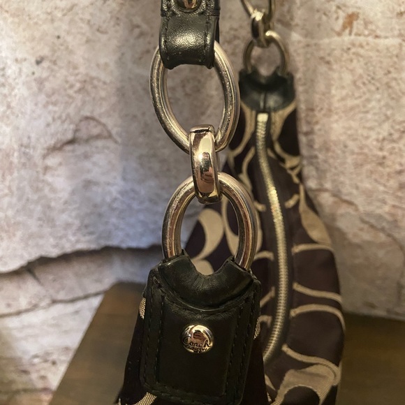 COACH Black/Taupe Front Gold Clasp Shoulder Bag - Picture 6 of 10